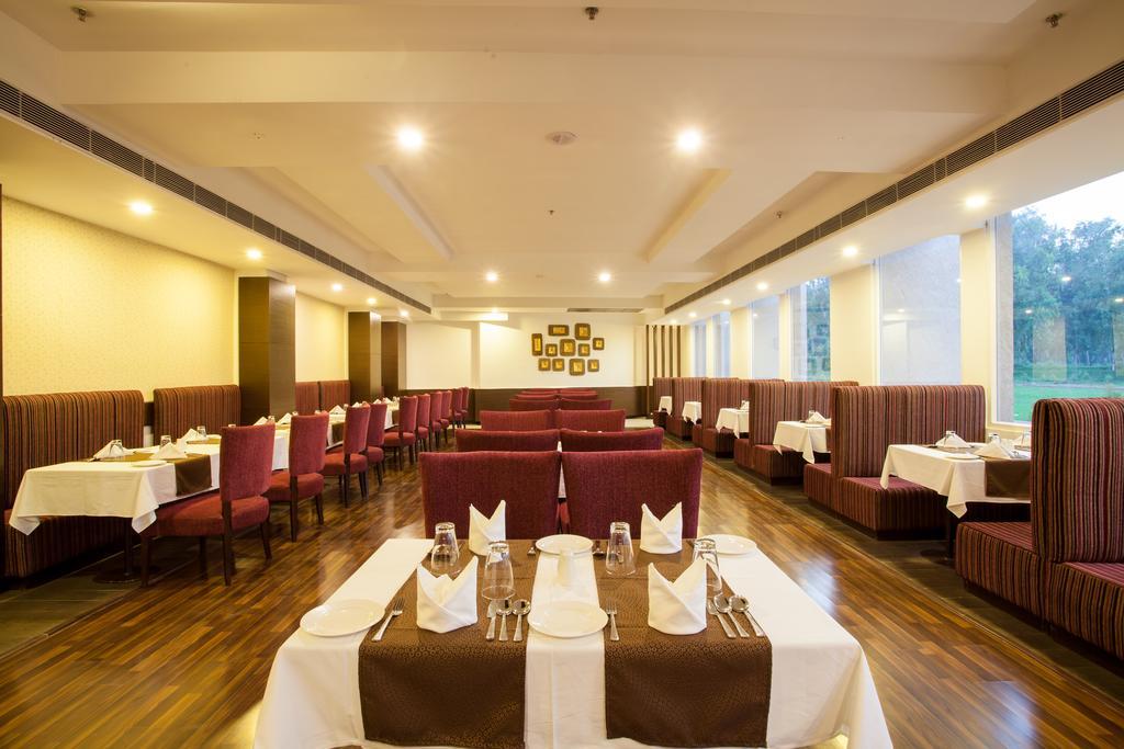 Velvet Clarks Exotica Hotel Zirakpur Exterior photo