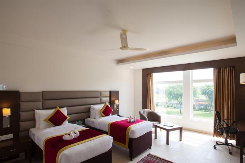Velvet Clarks Exotica Hotel Zirakpur Exterior photo