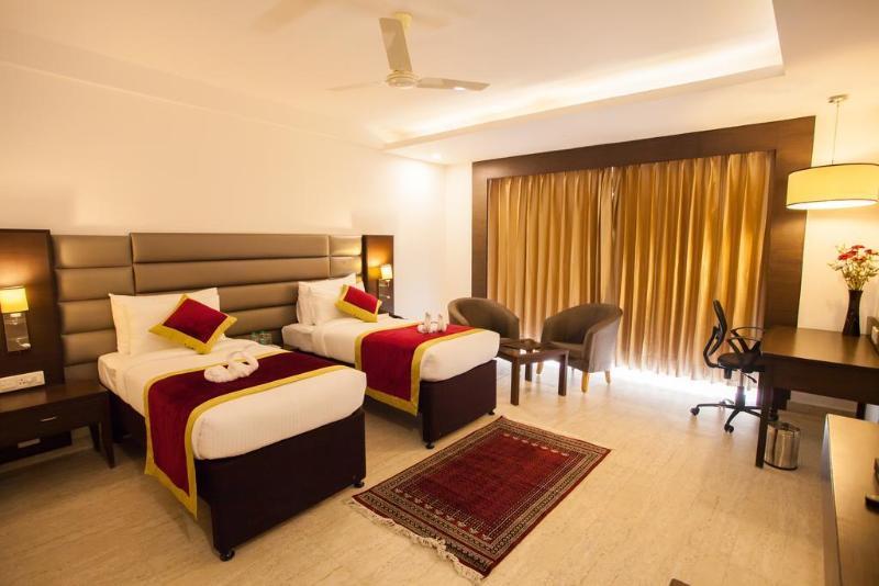 Velvet Clarks Exotica Hotel Zirakpur Exterior photo