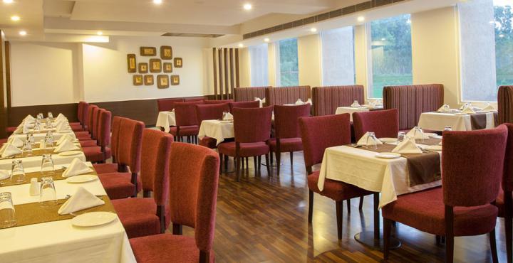 Velvet Clarks Exotica Hotel Zirakpur Exterior photo